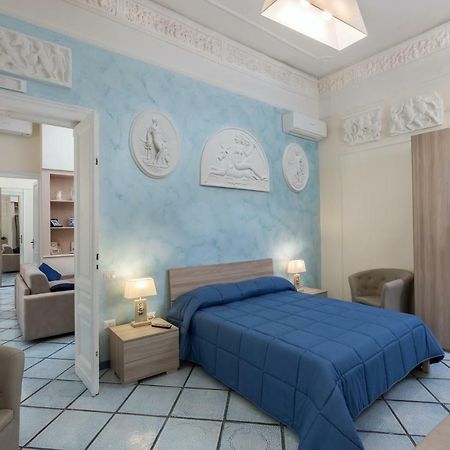הוילה נאפולי Residenza Santa Lucia A Mare מראה חיצוני תמונה