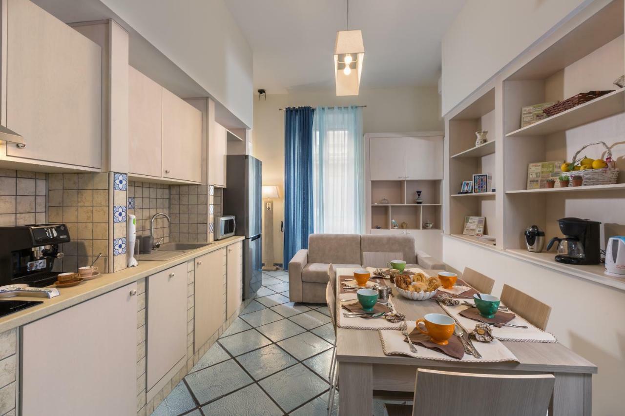 הוילה נאפולי Residenza Santa Lucia A Mare מראה חיצוני תמונה